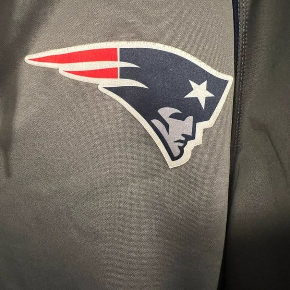 New England Patriots hoodie size medium - Picture 4 of 5
